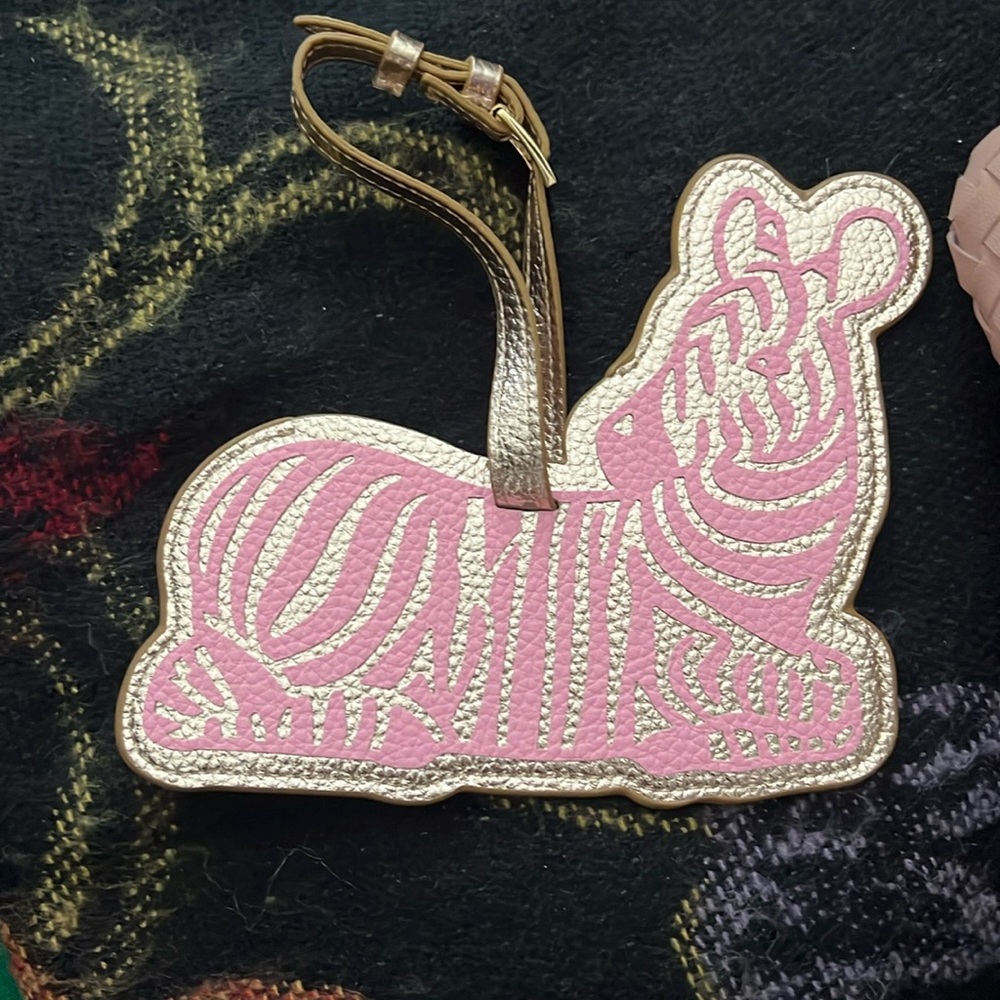 Bag tag with super cool style by Lilly Pulitzer!